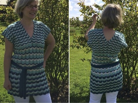 Strickanleitung für Tunika im Wellenmuster
