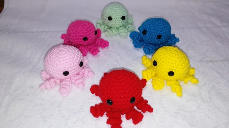 Crochet mini octopus pattern amigurumi PDF english-deutsch-dutch