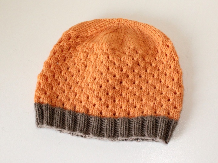 Strickanleitung Babyset, Mütze und Socken, Lochmuster, ca. 5 - 12 Monate