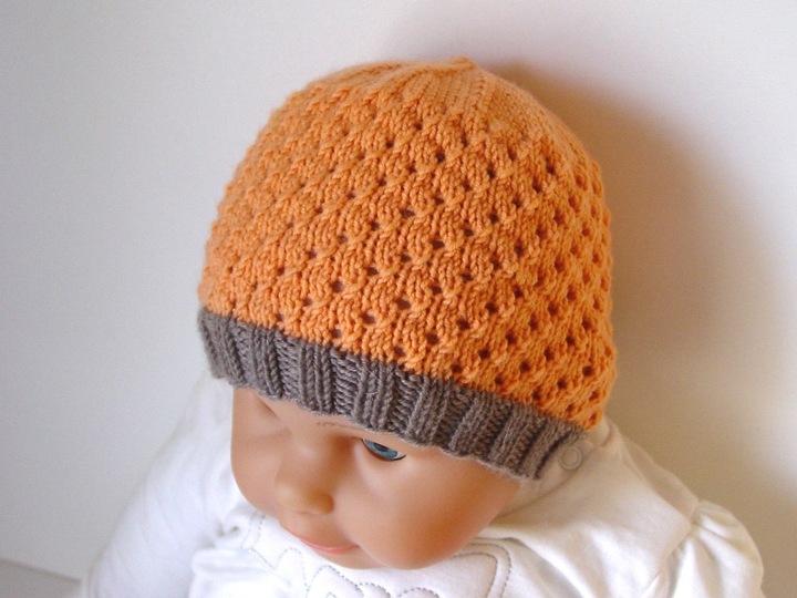 Strickanleitung Babyset, Mütze und Socken, Lochmuster, ca. 5 - 12 Monate