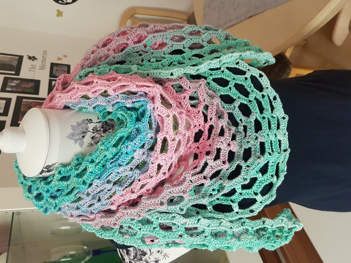 Dreieckstuch "Ginata", Häkelanleitung