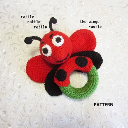 Rattle ladybug Pattern crochet rattle baby newborn teething ring with wooden beads ring, rattle, baby shower gift.