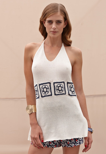 Strickanleitung Neckholdertop Adalie mit gehäkelten Details