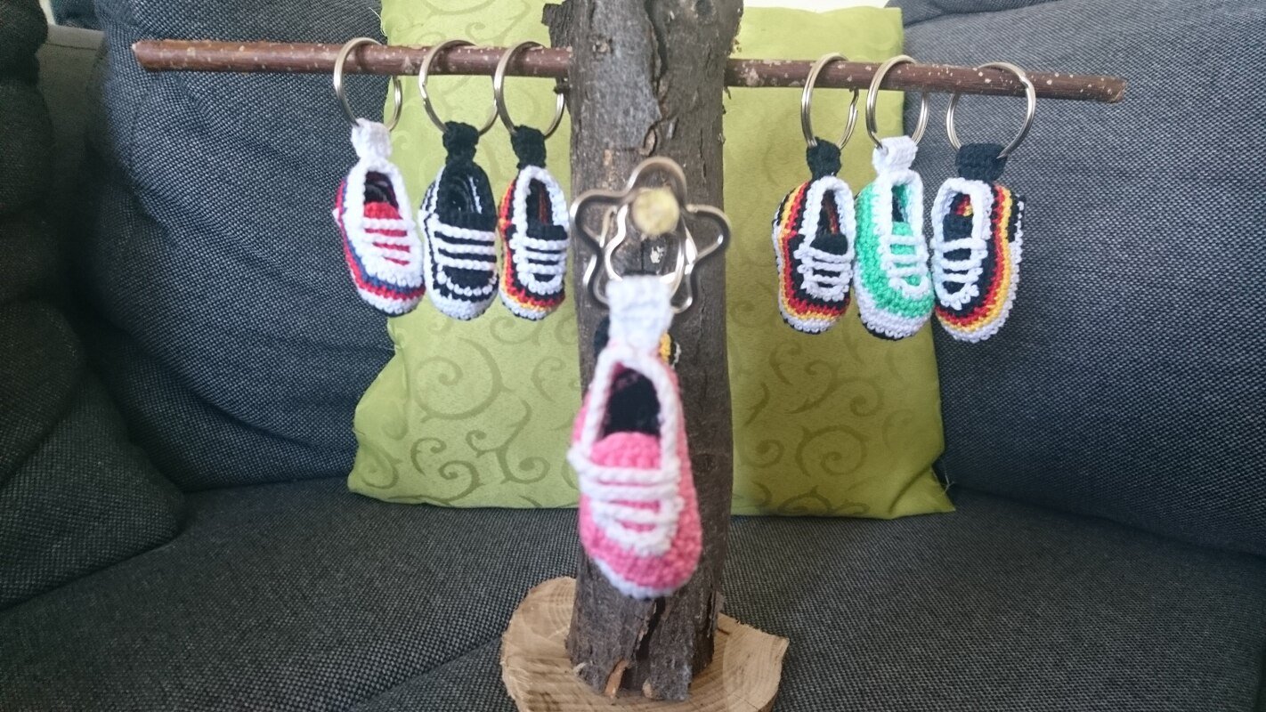 Mini-Schuh Schlüsselanhänger, Taschenbaumler - Bild 3