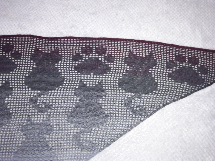 Triangular Shawl "Black Cats"