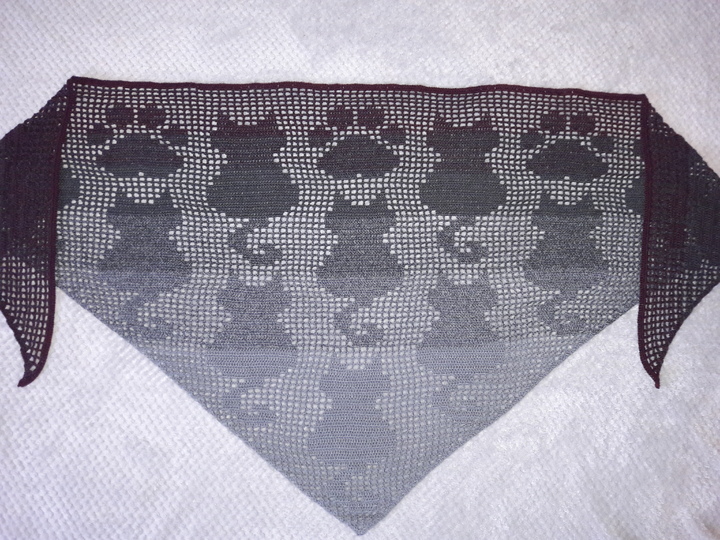 Triangular Shawl "Black Cats"