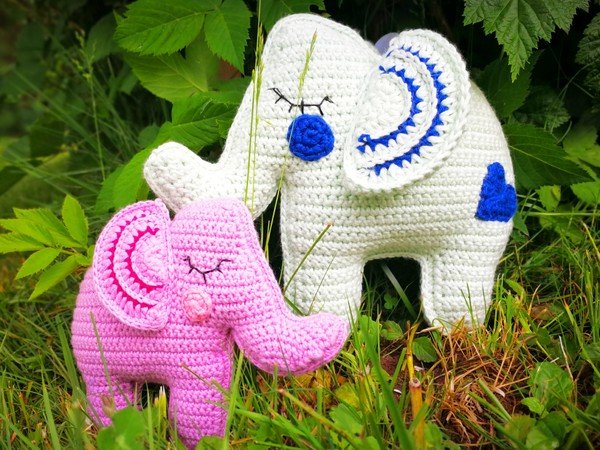 Zahme Elefanten als Babyspielzeug oder Dekoration