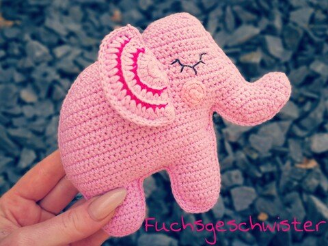 Zahme Elefanten als Babyspielzeug oder Dekoration