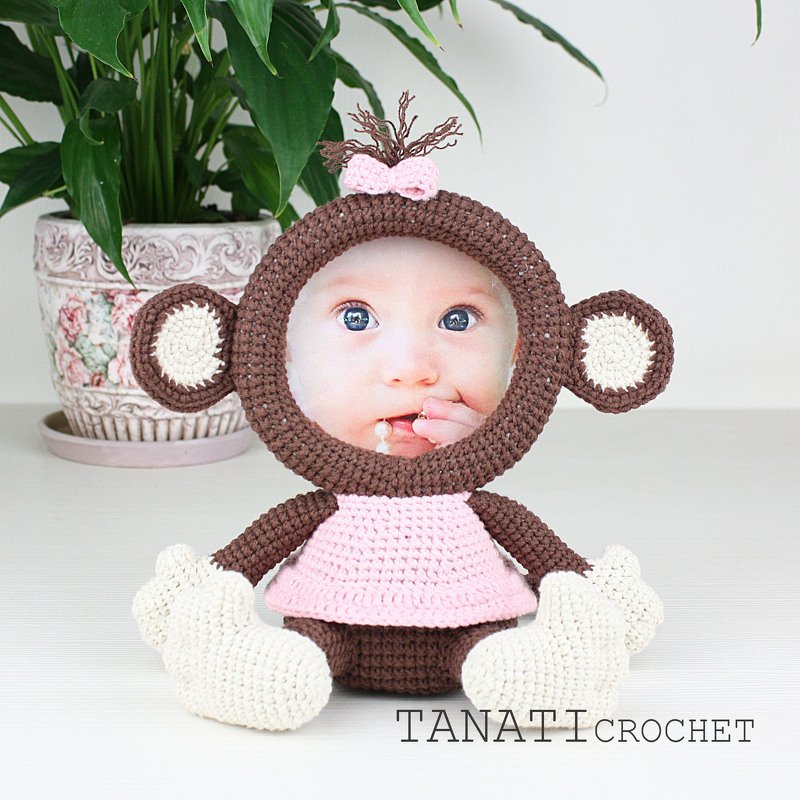 Crochet Pattern of Photo Frame Loving Monkey - Image 4