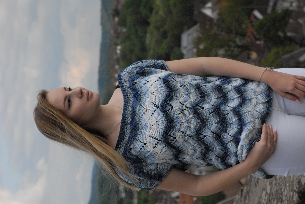 Sommertop mit Ajurmuster