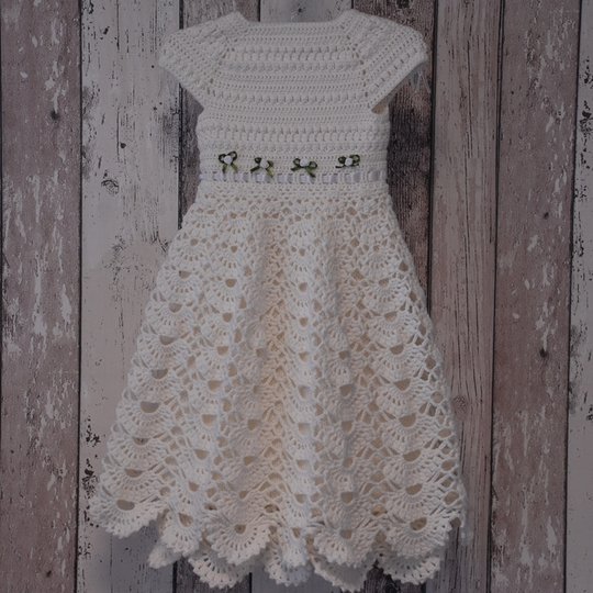 Taufkleid gehäkelt/Festkleid