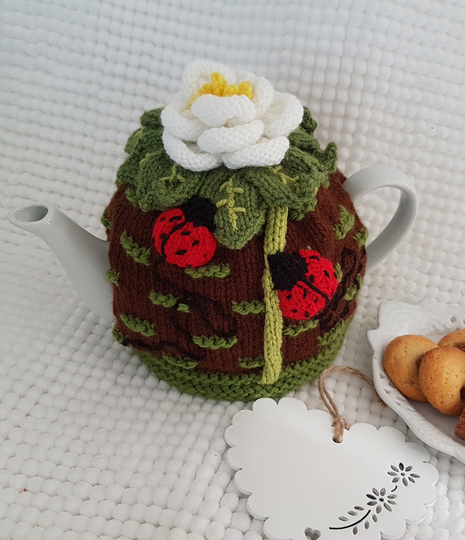 Classic Rose Tea Cosy