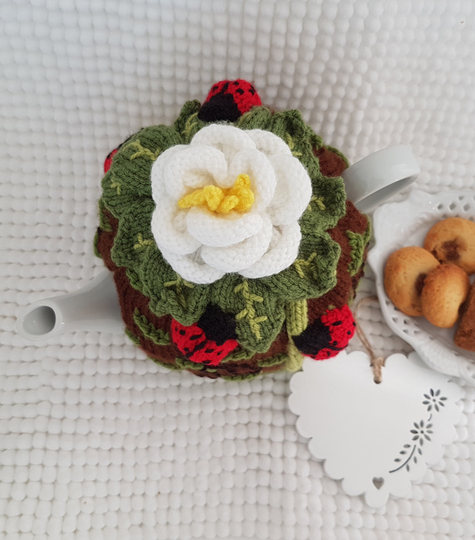 Classic Rose Tea Cosy