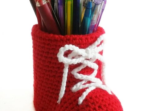 Häkelanleitung für Bleistifthalter Schuhe PDF english-deutsch-dutch ternura amigurumi