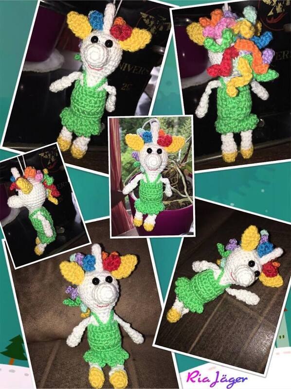 Collage: gehäkeltes Einhorn‑Amigurumi mit grünem Kleid, gelben Ohren und bunter Lockenmähne