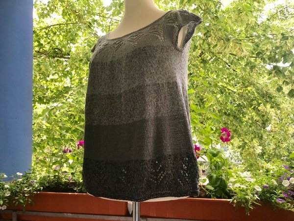 Knitting pattern for a tunic