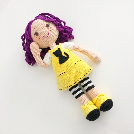 Puppe LOLA mit Katze, Deutsch, Englisch & Türkisch