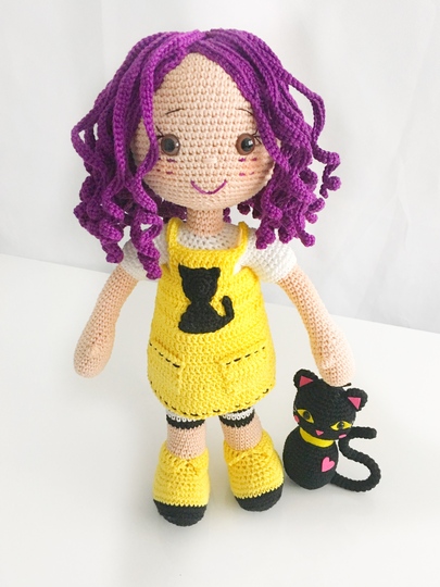 Puppe LOLA mit Katze, Deutsch, Englisch & Türkisch