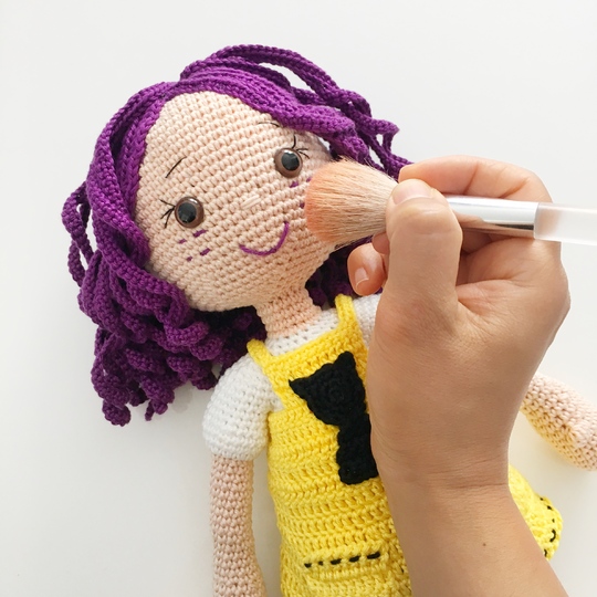 Puppe LOLA mit Katze, Deutsch, Englisch & Türkisch