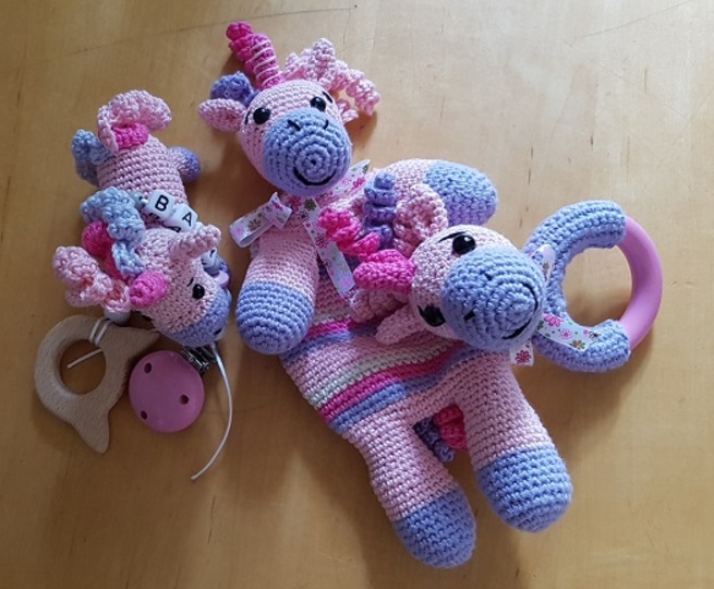 Baby-Kuschelset Einhorn, Kuscheleinhorn, Rassel, Aufhänger