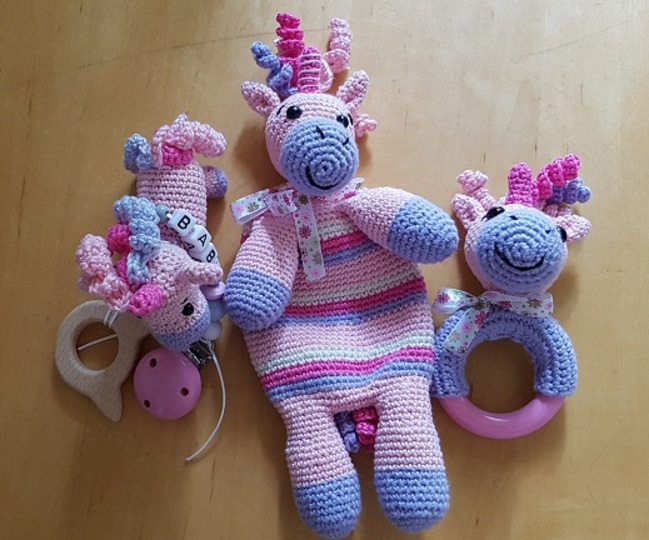 Baby-Kuschelset Einhorn, Kuscheleinhorn, Rassel, Aufhänger