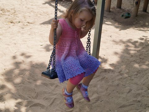 Häkelanleitung Kleid No. 3 (Alle Größen)