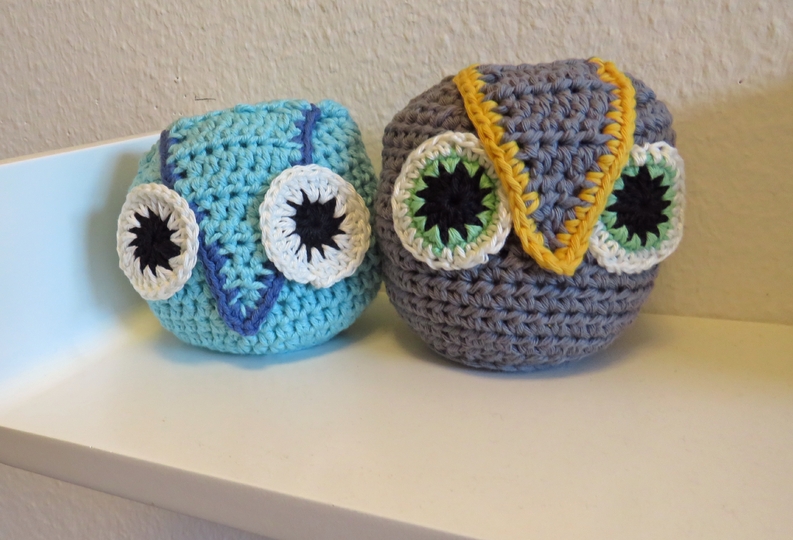 Häkeleulen in Türkis und grau