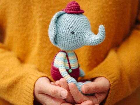 Berni der Elefant, Häkelanleitung Elefant, amigurumi elefant