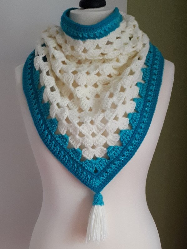 Gehäkeltes Vormittagstuch