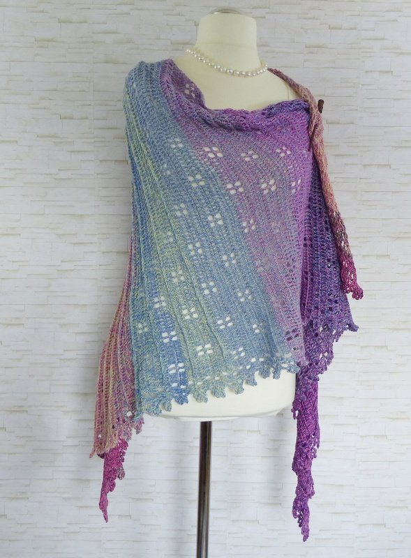 "Fiorry" gehäkeltes Dreieckstuch mit Blütenabschluss - Bild 2