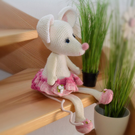 Maus Mädchen ROSALINDE Kantenhocker Türstopper oder Schlenkertier