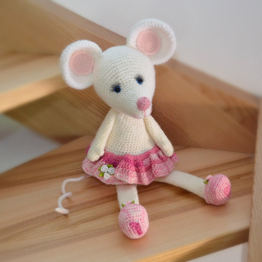 Maus Mädchen ROSALINDE Kantenhocker Türstopper oder Schlenkertier