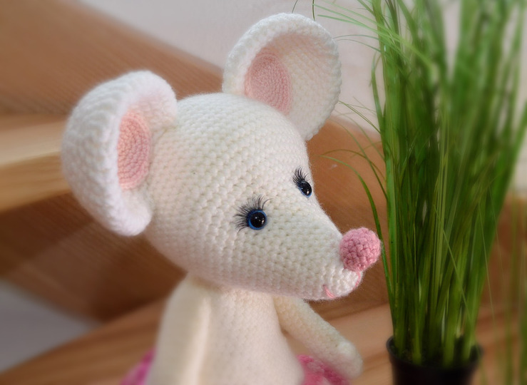 Maus Mädchen ROSALINDE Kantenhocker Türstopper oder Schlenkertier