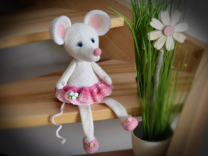 Maus Mädchen ROSALINDE Kantenhocker Türstopper oder Schlenkertier