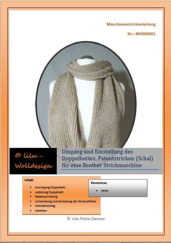 Beige-brauner, gerippter Patentschal auf einer Schneiderpuppe