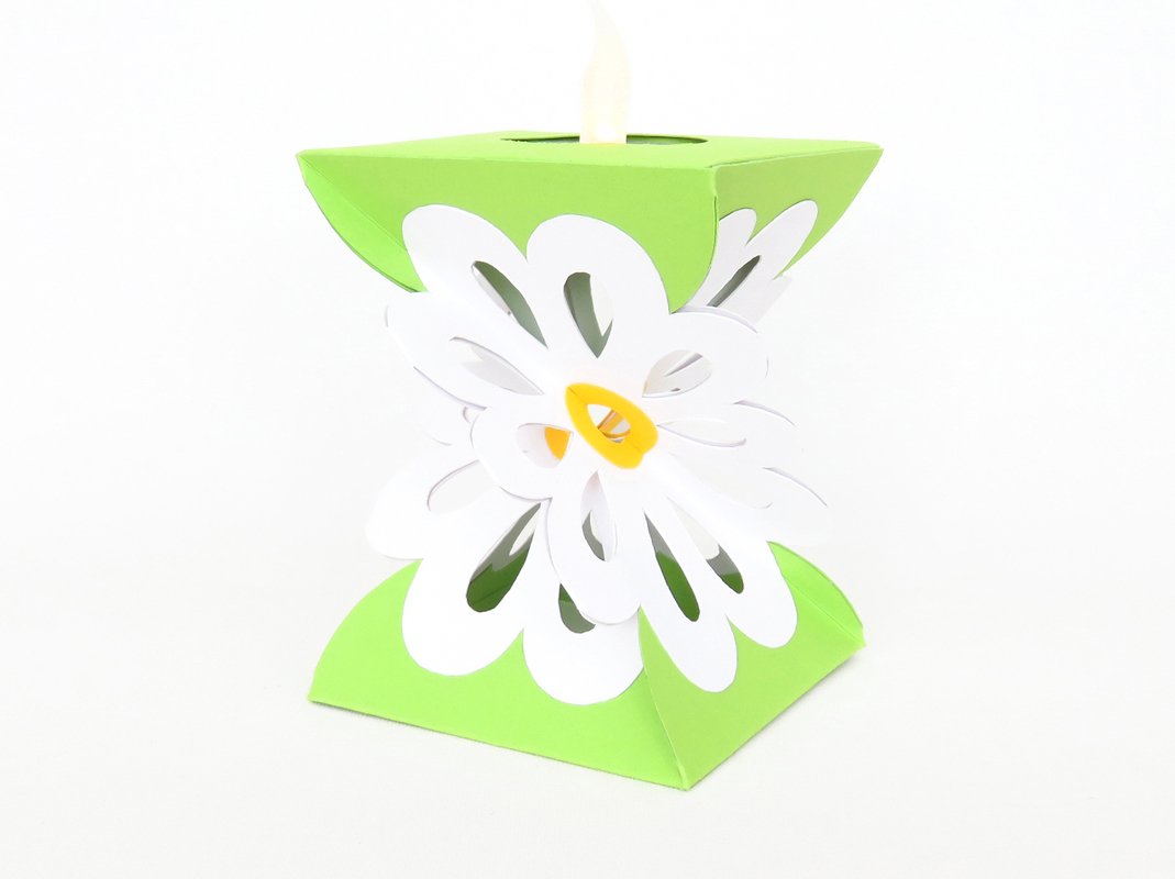 Gedrehter Teelichthalter mit Margeriten – Bastelvorlagen und Anleitung