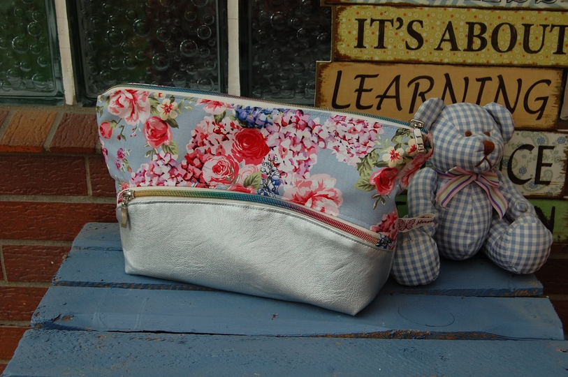 Kosmetiktasche Curve + Schminktäschchen Mini Curve