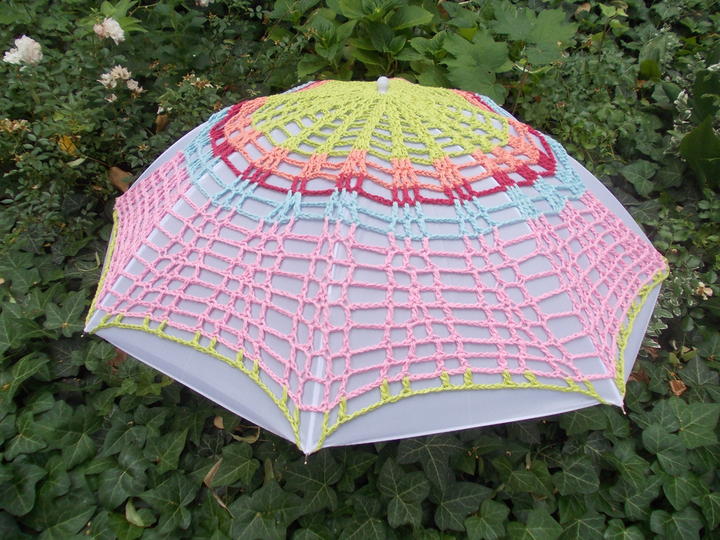 Häkelkleid für Schirm, 5 Blumen, 3 Häkelborten, 2 Häkelsterne, XXL-Anleitung