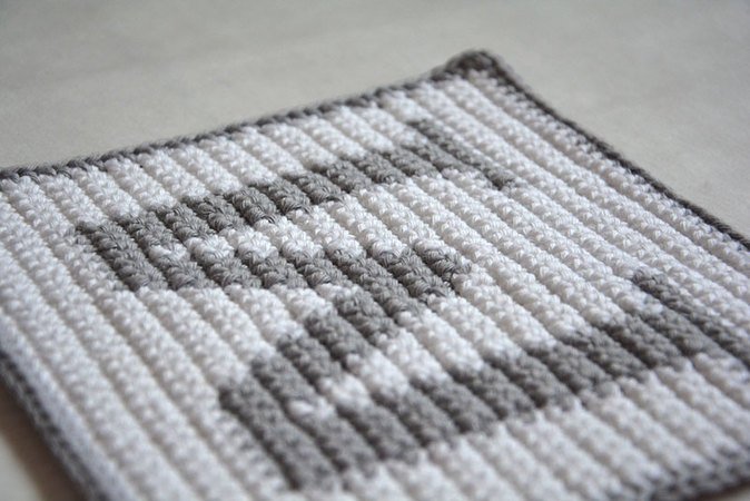 Letter "W" Potholder Crochet Pattern - for beginners