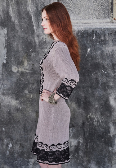 Strickanleitung Kleid Elrik mit Stickereien