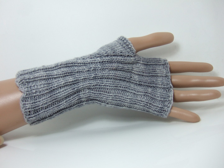 Spirello - Handstulpen mit Zopfmuster