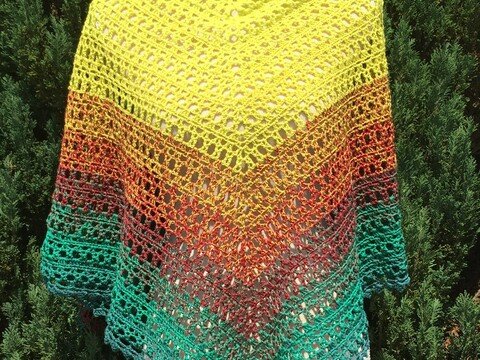 Häkeltuch und Stola The Happy KrissKross