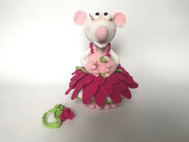 Maus Flora, die Blumenfee im Gerbera-Outfit (Komplett-Set) Häkelanleitung