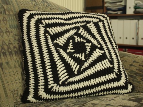 Häkelanleitung Kissen "Swirl"