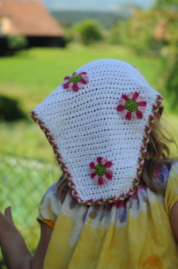 Kopftuch mit Blumen - Häkelanleitung für Kopfumfang 48-52 cm (ca. 2-5 Jahre, leicht an andere Größen anpassbar)