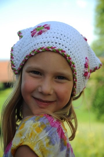 Kopftuch mit Blumen - Häkelanleitung für Kopfumfang 48-52 cm (ca. 2-5 Jahre, leicht an andere Größen anpassbar)
