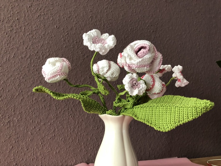 Häkelanleitung für einen Blumenstrauß