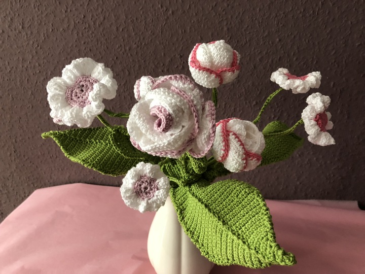 Häkelanleitung für einen Blumenstrauß