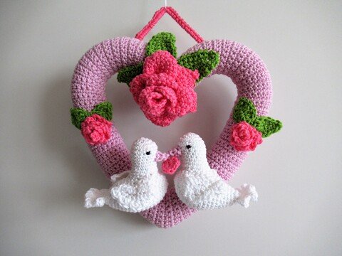 Häkelanleitung: Türkranz Herz mit Tauben
