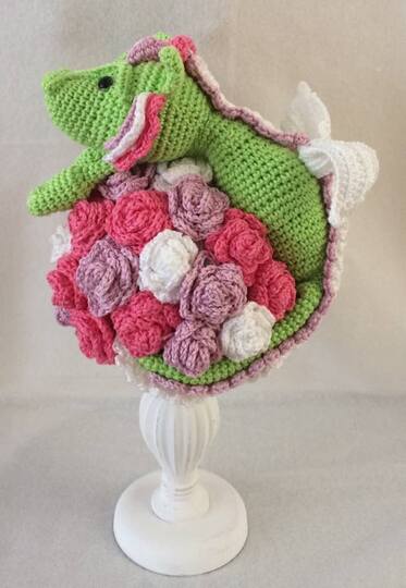 Drache Delmira ( Beschützerin der Rosen )